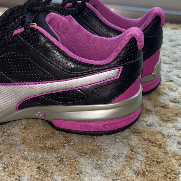 Puma Women's Black and Pink Athletic Sneakers - Picture 4 of 11